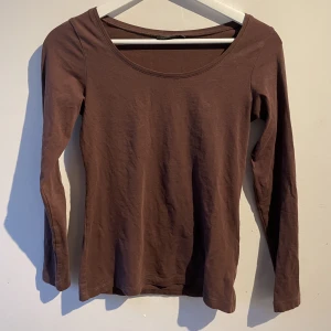 Urringad tröja - Urringad tröja tunn och luftig väldigt fin 