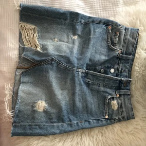 Jeanskjol - Fint skick, inte använd så mycket💕💙