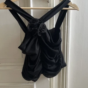 Slutsåld Gina topp! - Använd en gång och är i bra skick!🥰 är i Stl: S