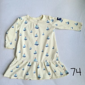 Klänning med segelbåtar ⛵ - Långärmad klänning med segelbåtar ⛵👗