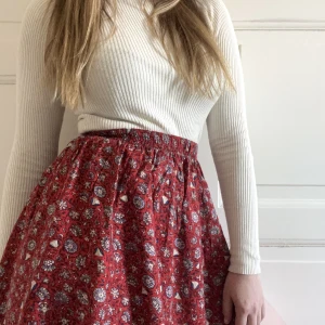 Minikjol Abercrombie  - Minikjol Abercrombie & Fitch. Storlek XS - gummiband I midjan. 