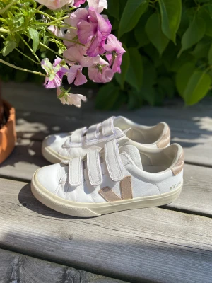 Veja sneakers, stl 38 - Veja sneakers stl 38. 