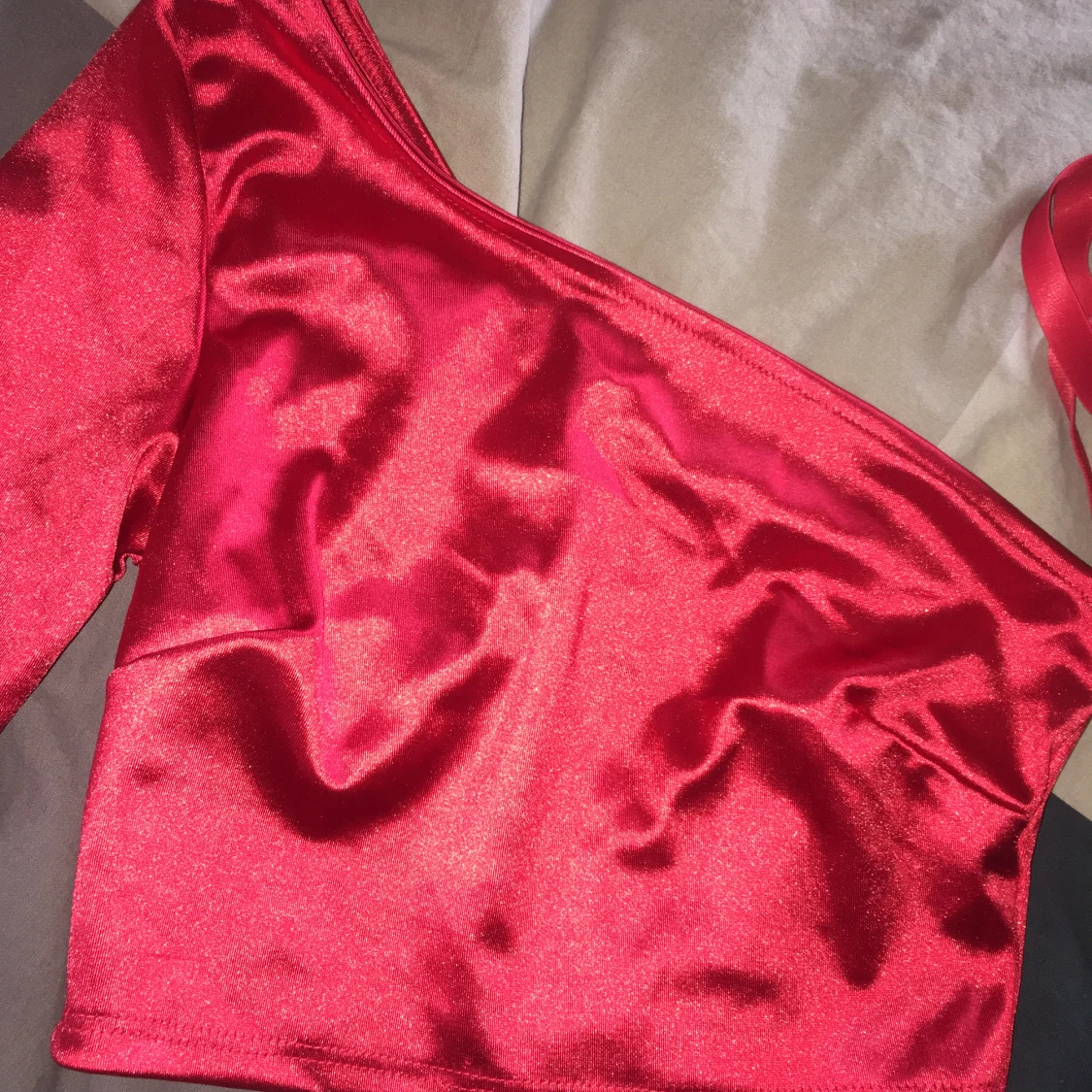 Röd topp/tröja  - 90
