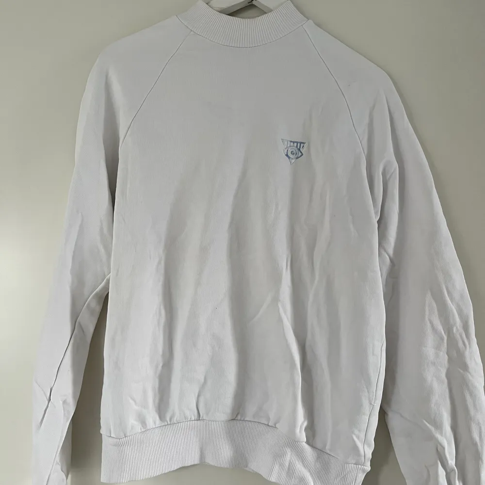 jättecool sweatshirt från Junkyard❤️‍🔥Använd endast en gång, storlek xs men endån ganska stor🥰skriv för fler bilder, ge prisförslag . Tröjor & Koftor.