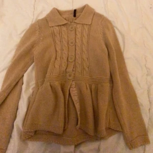 Söt tröja - Jätte söt tröja, aldrig andvänd så är som ny💗💗