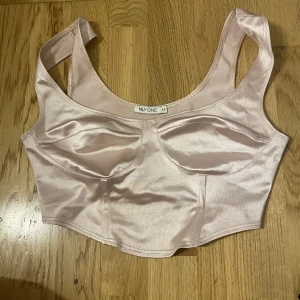 Söt topp - Endast testad, för liten för mig 💓