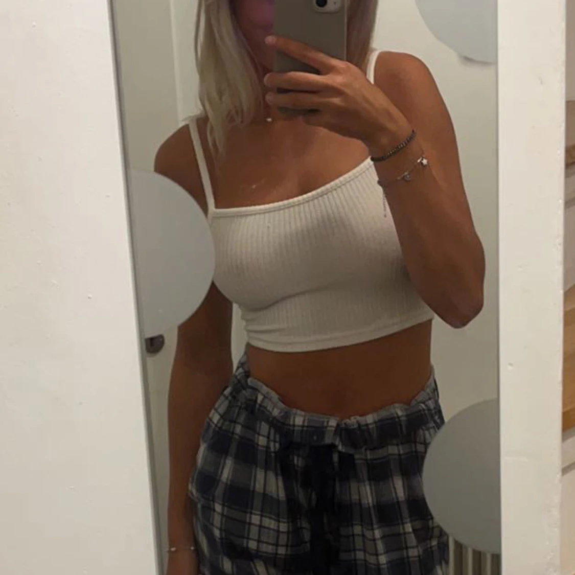 Vitt linne med smala band