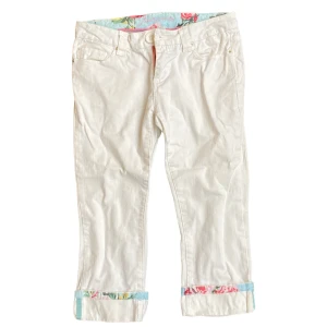 trekvartsbyxor y2k - skitcoola trekvartsbyxor med detaljer köpta på 2000-talet, passar xs