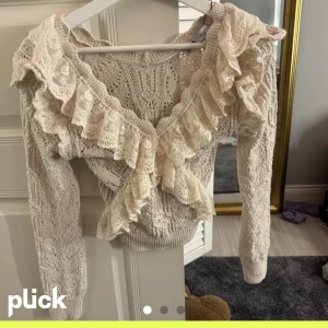 Zara volang topp  - Super fin volang topp från zara  Använd en gång💕