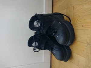 Black high buffalo shoes - A pair of black high buffalo shoes. Size 39. !I ONLY TAKE SWISH, NOT PAYMENT THROUGH PLICK! Can meet up in Örebro, otherwise theyre shipped. 