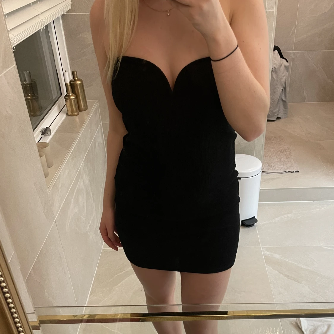 H&m svart miniklänning