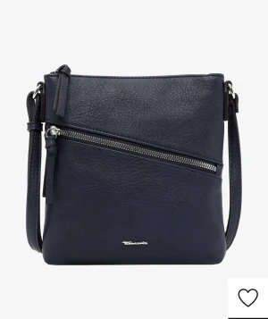 Tamaris axelväska  - Säljer en jätte söt liten axelväska. 