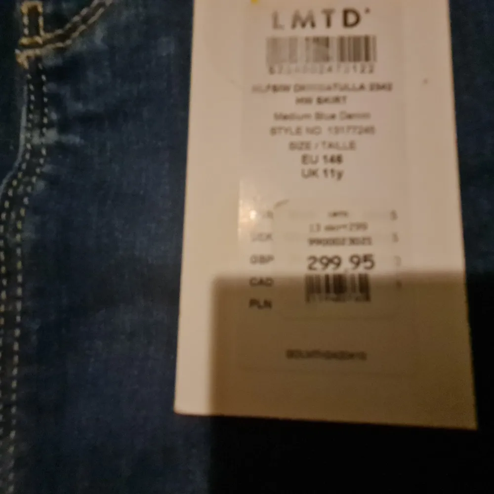 Jeans kjol 146-152 (Men är väldigt stora för sin storlek. Kjolar.