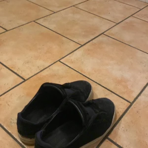 Arigato skor 43 - Dax att sälja Favoritskorna. Väldigt fina och går att matcha till allt