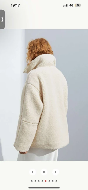 Hm Jacka  - Säljer nu denna populära Teddy jacka från hm i storlek s 💗