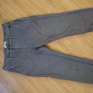 Grå chinos - Bra skick 