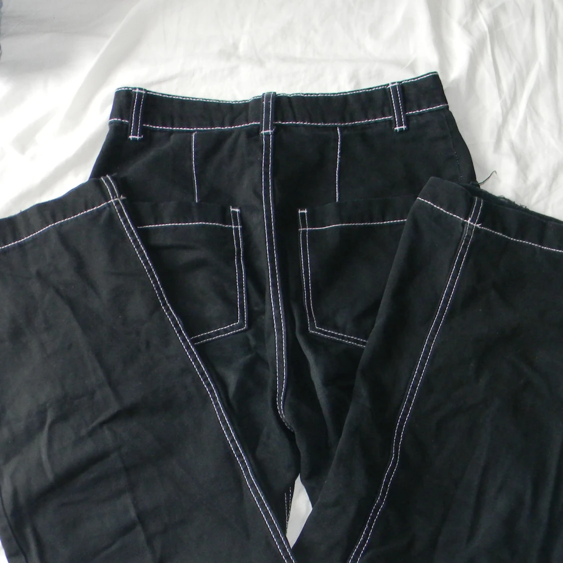 svarta cargojeans - 90