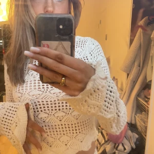 Vit tröja - Säljer denna snygga träjan🙌🏻