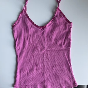 Linne - Säljer detta rosa linne som jag köpt secondhand🩷