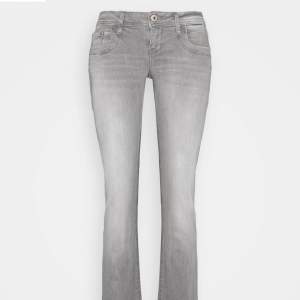 Grå ltb valerie jeans utan defekter. Säljer då dom tyvärr va lite stora för mig. Pris kan diskuteras 