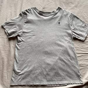 Ralph Lauren T-shirt Nypris: 500 Skick: 7/10