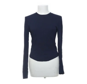 Tröja - Tunn blå tröja från Zara i storlek M.