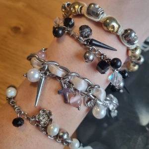 Y2k goth armband  - 35 sek styck. Skriv för prisförslag på flera + fri frakt 