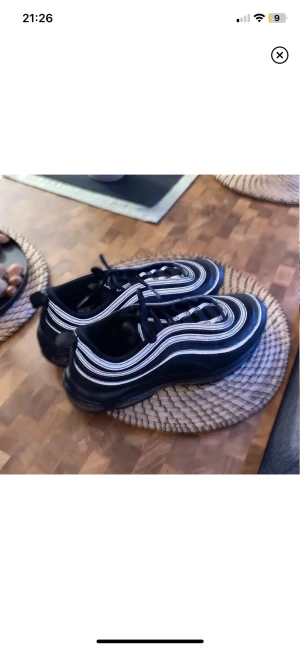 AIR MAX 97 - Sneakers storlek 46 EU - Air Max 97 - reflekterande sneakers. Använt fåtal gånger, väldigt bra skick.