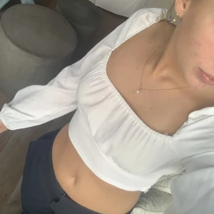 Vit topp - Fin topp, som tyvärr inte kommer till användning💓🥰🙌🏼