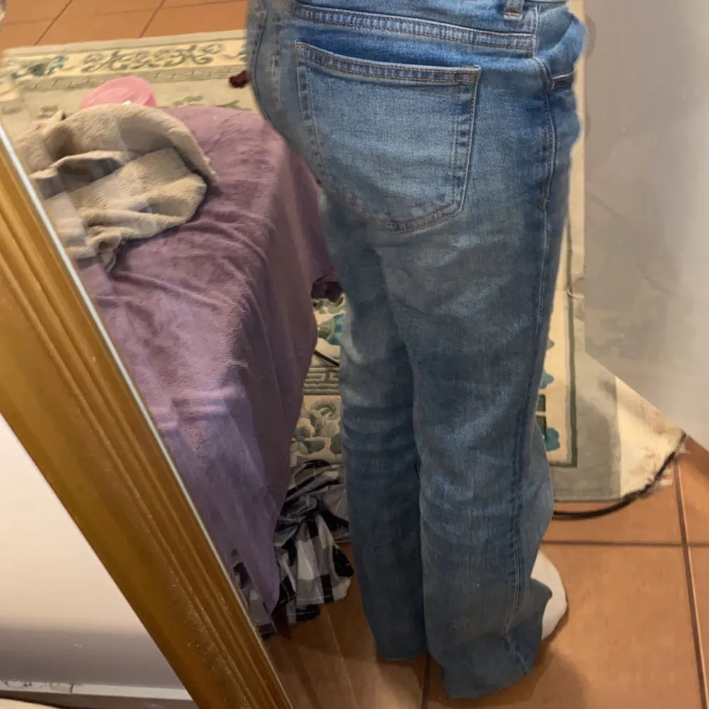 Midjemått 79 cm, innerbenslängd 75 cm 💕 Jag har lagt upp dom själv!. Jeans & Byxor.