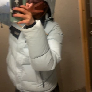 Peak jacka - En jätte fin peak jacka, använd några gånger men inga fläckar osv