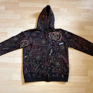 Billabong hoodie  - Billabong hoodie köpt på secondhand men kommer inte till användning längre 