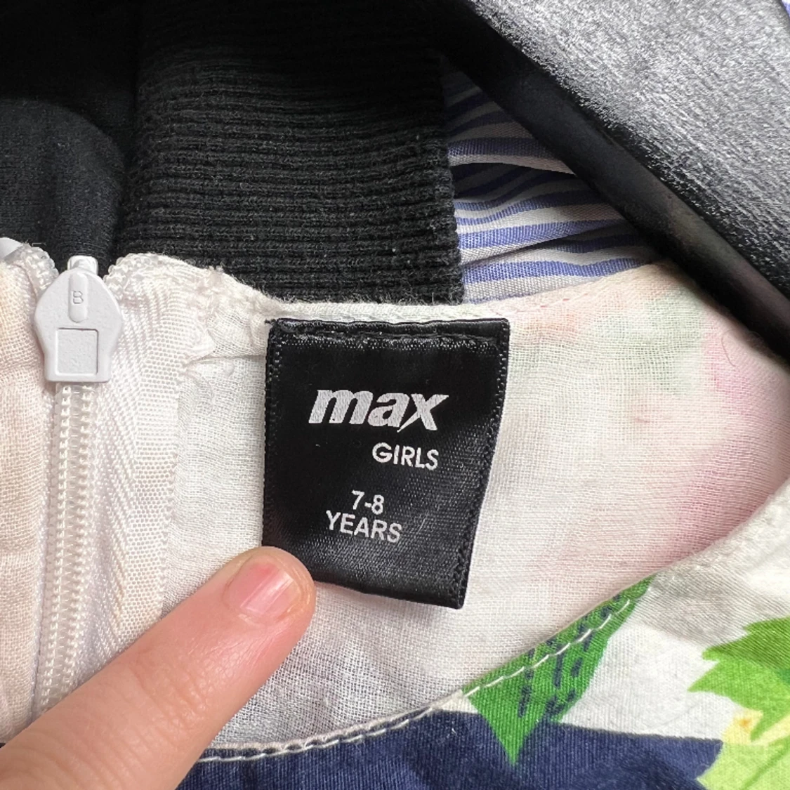 BarnKlänning 7-8år - 91