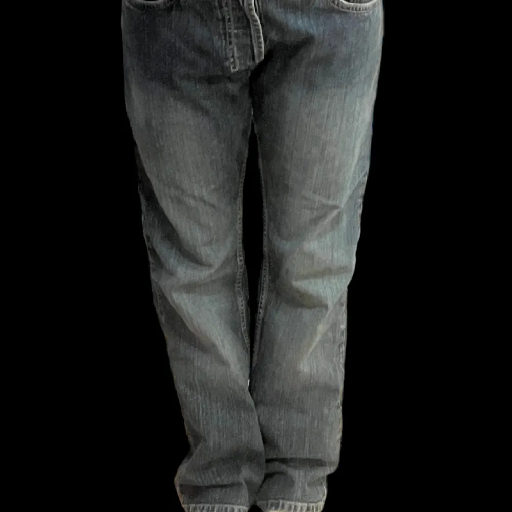 Så fina low/mid-rise jeans från märket bland. Skriv vid frågor ❤️. Jeans & Byxor.