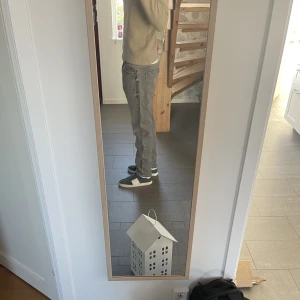 Mango Jeans  - Helt oanvända mango jeans  Storlek: 44 Nypris: 600kr