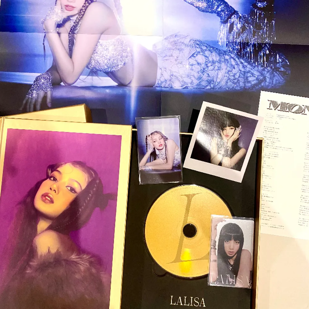 Jag säljer detta LALISA album för endast 250 kr! (nyskick) . Övrigt.