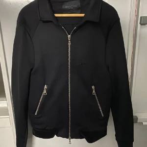 Limitato tröja - Limitato tröja i storlek XS riktigt fint skick