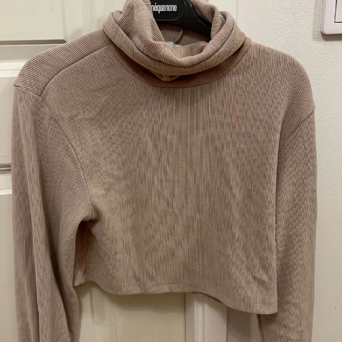 Högkragad tröja - 90