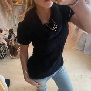 Tröja - SUPER snygg i bra kvalitet!!