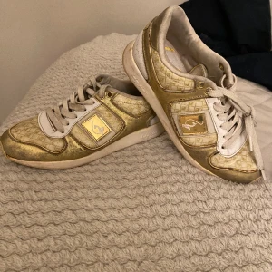 Baby phat skor  - Kontakta för mer info 