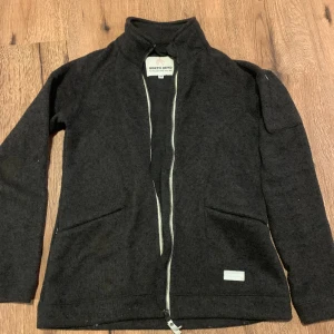 North blend fleece - Säljer denna fleecejacka då den inte längre används.