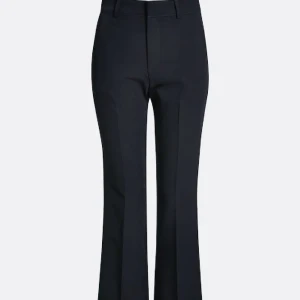 Bik bok kostymbyxor  - Säljer mina kostymbyxor från bikbok då dom inte längre kommer till andvändning längre, använd ett antal gånger men super bra skick och ser ut som nya, skriv för mer information å bilder🩷 pris kan diskuteras 