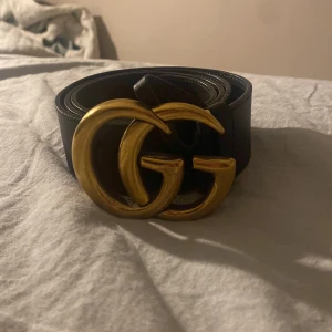 Bälte - Väldigt fint Gucci Skärp som är svart och mer för vuxna/tonåringar. Väldigt väldigt fint skick    