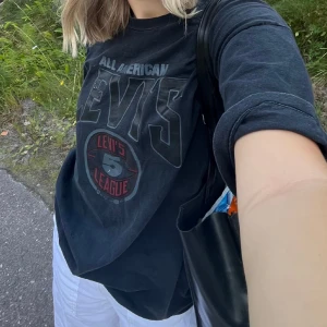 Oversized t-shirt - Oversized t-shirt. Köparen står för eventuell frakt. 🌸