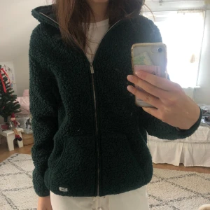 Teddyjacka - Supermysig mörkgrön teddyjacka 💚