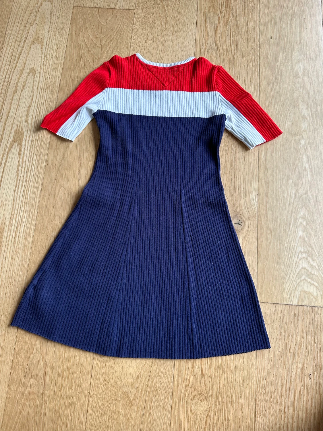 Tommy Hilfiger klänning (blå/vit/röd) - 90