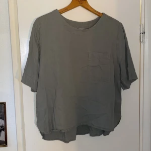 Tröja i Linneblandning - Tröja i linneblanding från Elvine. Mintgrön. 