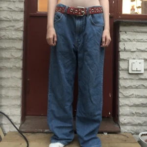 baggy lee jeans - jättesnygga lee jeans i modellen asher! använda 3 gånger.