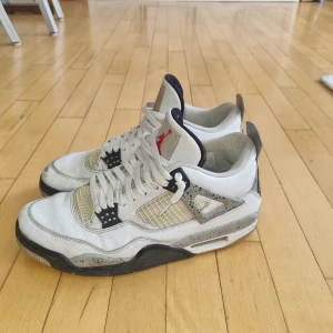 Air Jordan 4 White Cement 2016 - Använda men i bra skick