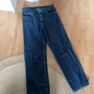Ett par jeans ifrån dr denim, sitter väldigt bra, köpta i julas runt 400kr